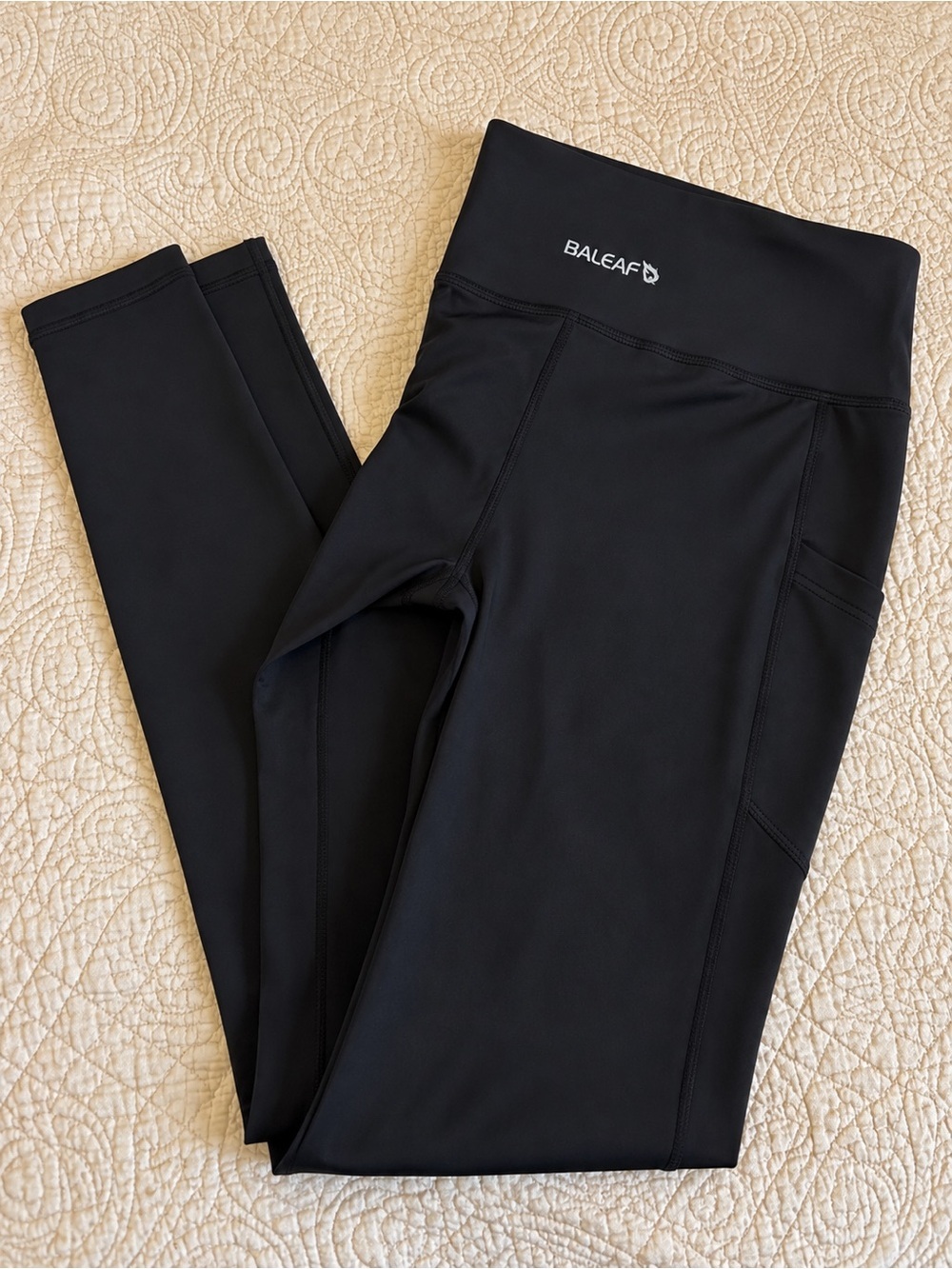 Baleaf women Black High-Waist Leggings with Side Pocket